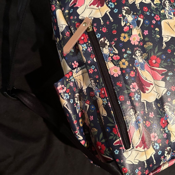 Disney Petunia Pickle Bottom Snow White Backpack Diaper Bag in Blue Multicolor - Picture 9 of 10